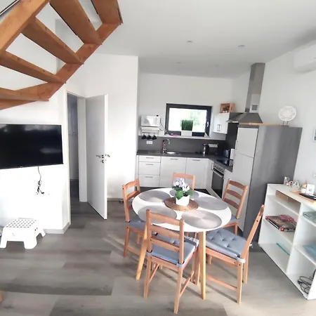 Holiday home Sophia 70qm Bis 5 Gaeste Mit Fass-sauna, Whirlpool April Bis Oktober, 75qm Terrasse Und Eingezaeunten Garten