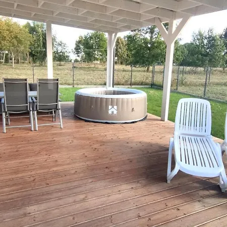 Sophia 70qm Bis 5 Gaeste Mit Fass-sauna, Whirlpool April Bis Oktober, 75qm Terrasse Und Eingezaeunten Garten * Sieroslaw (Kamien)