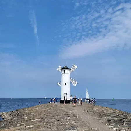 Sophia 70qm Bis 5 Gaeste Mit Fass-sauna, Whirlpool April Bis Oktober, 75qm Terrasse Und Eingezaeunten Garten Holiday home Sieroslaw (Kamien)