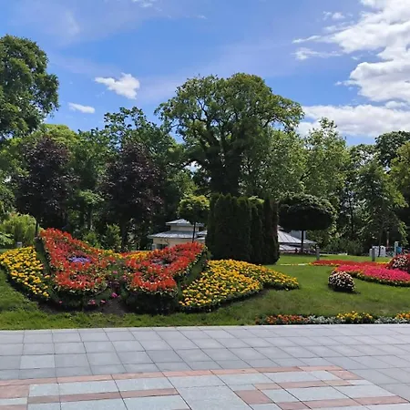 Sophia 70qm Bis 5 Gaeste Mit Fass-sauna, Whirlpool April Bis Oktober, 75qm Terrasse Und Eingezaeunten Garten *