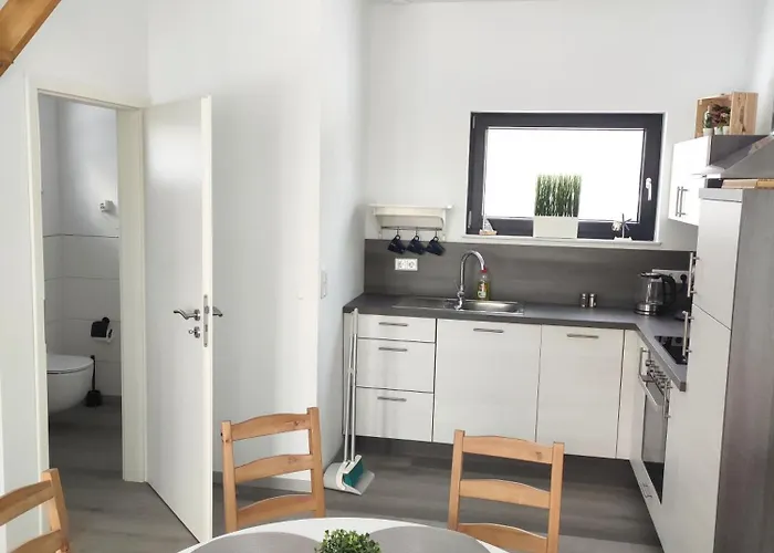 Sophia 70qm Bis 5 Gaeste Mit Fass-sauna, Whirlpool April Bis Oktober, 75qm Terrasse Und Eingezaeunten Garten Сasa de vacaciones